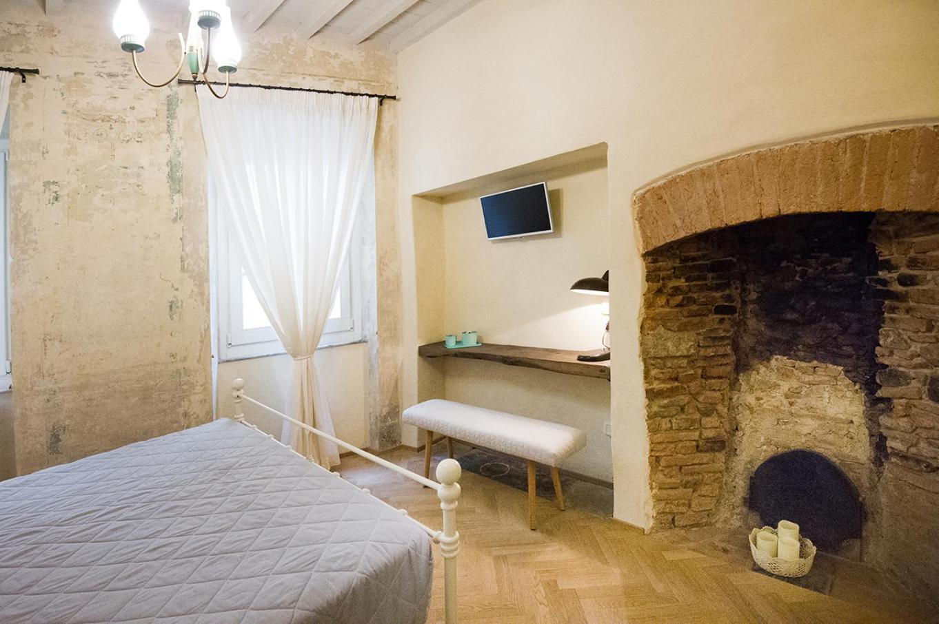 Il Piccolo Cavour Charming House B&B Arezzo Exterior foto